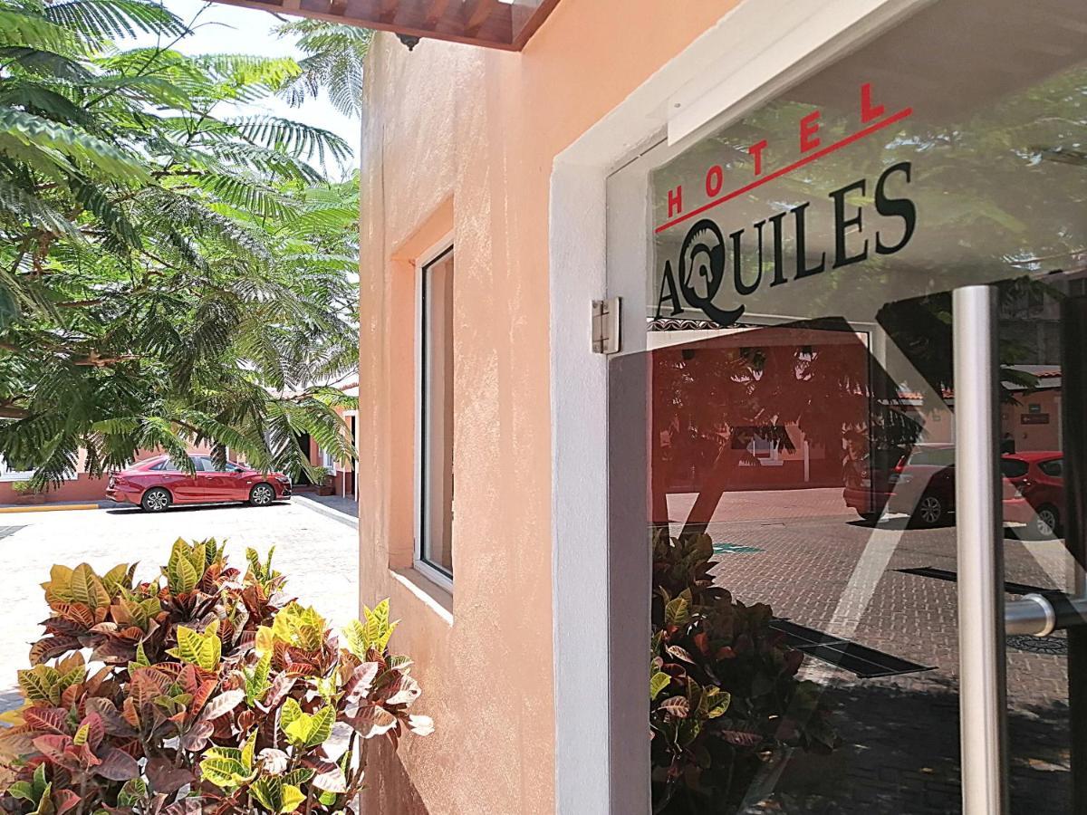 Hotel Aquiles Γκουανταλαχάρα Εξωτερικό φωτογραφία