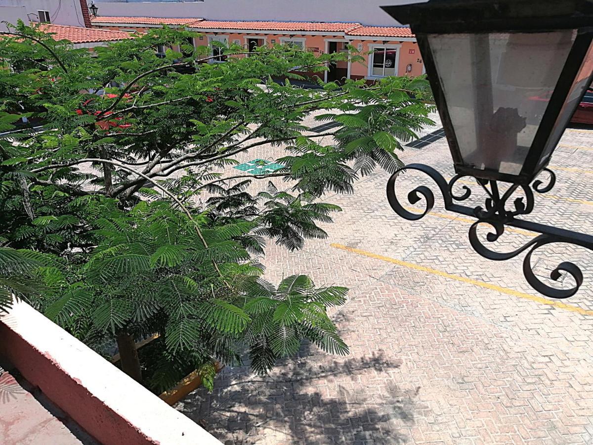 Hotel Aquiles Γκουανταλαχάρα Εξωτερικό φωτογραφία