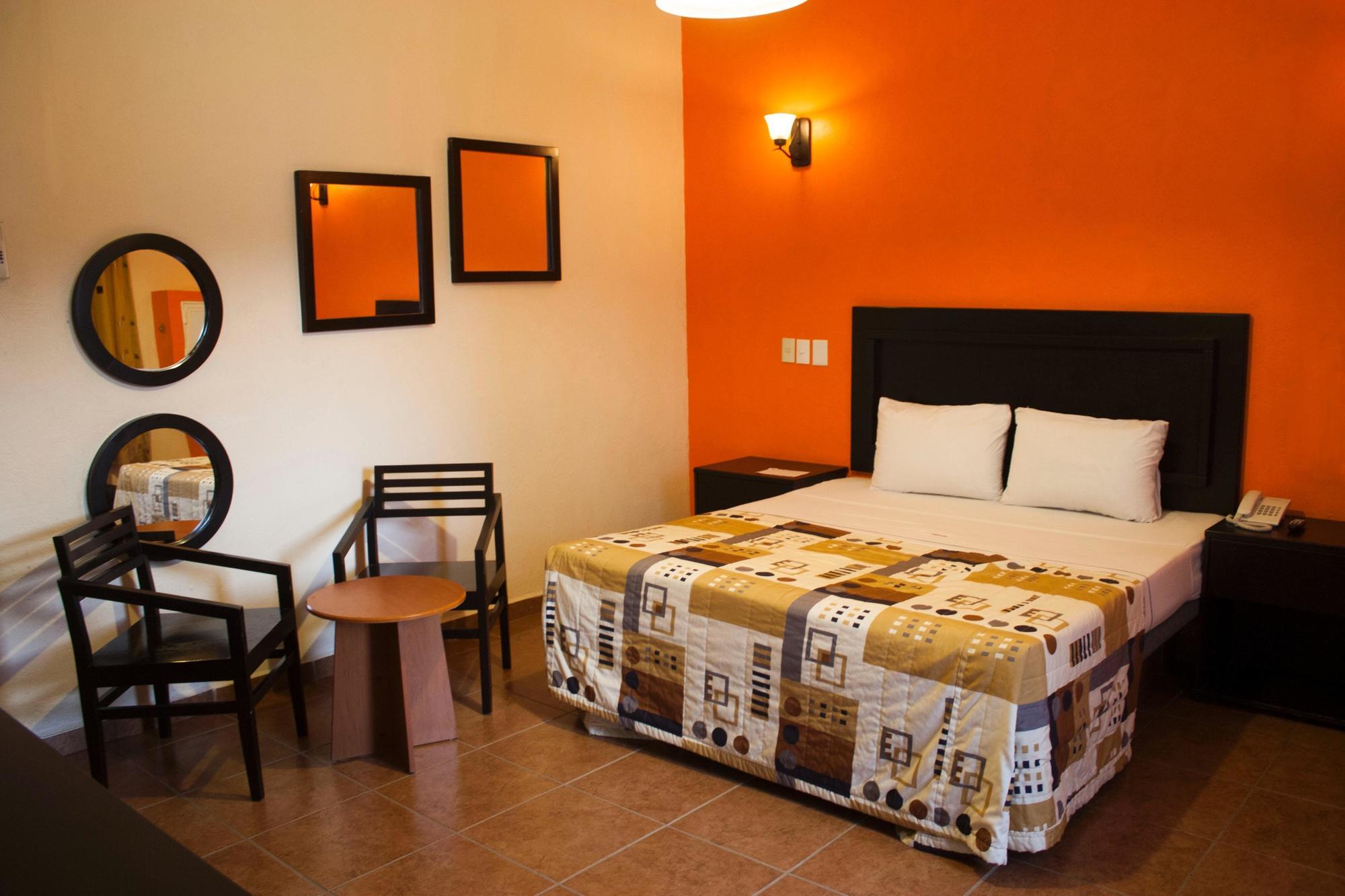 Hotel Aquiles Γκουανταλαχάρα Εξωτερικό φωτογραφία